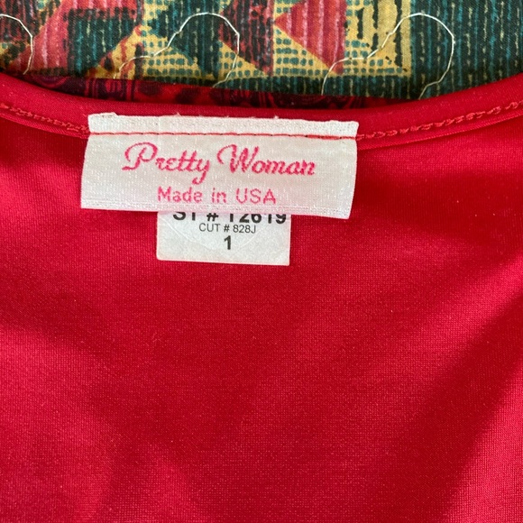 Red and black top with flattering layers - Picture 4 of 5